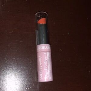Wet n wild soft Blur apricot smoothie matte lipstick